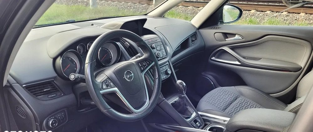 Opel Zafira cena 28900 przebieg: 260000, rok produkcji 2013 z Dęblin małe 352